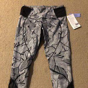 Lululemon Goal Crusher 7/8 pant size 10 NWT